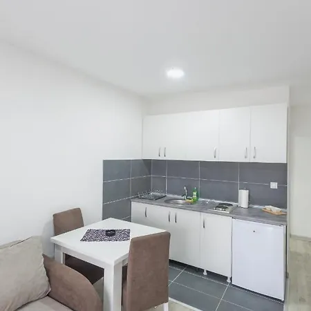 Aparthotel Centar *
