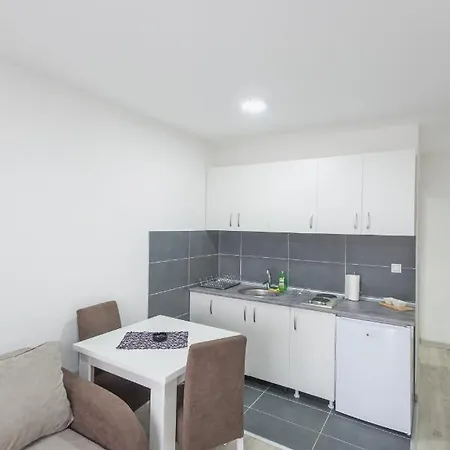 شقة فندقية Centar 3*