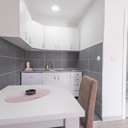 شقة فندقية Centar 3*