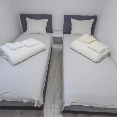 Centar شقة فندقية