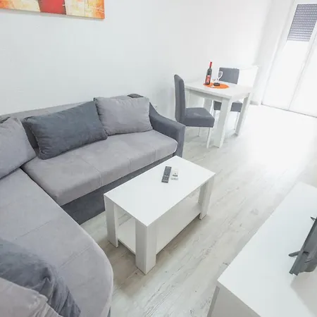 Centar شقة فندقية